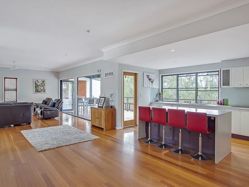 11 Rivage Place, Highland Park QLD 4211