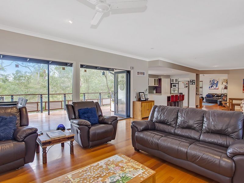 11 Rivage Place, Highland Park QLD 4211