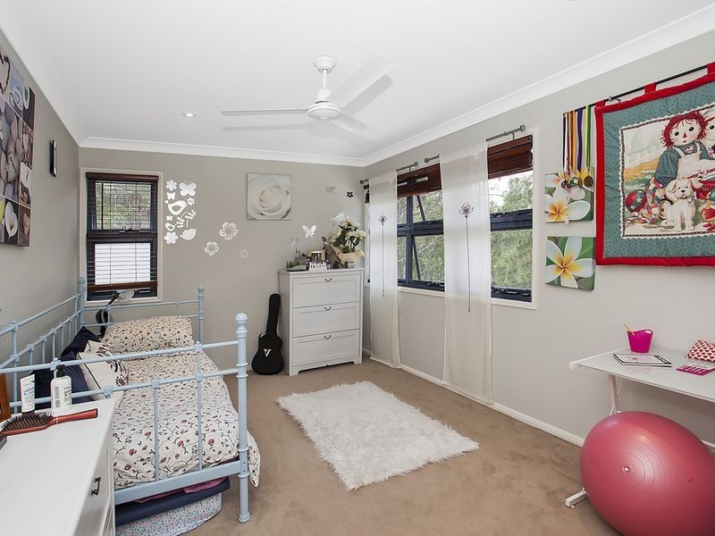 11 Rivage Place, Highland Park QLD 4211