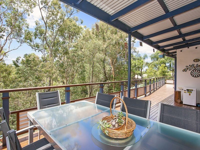 11 Rivage Place, Highland Park QLD 4211