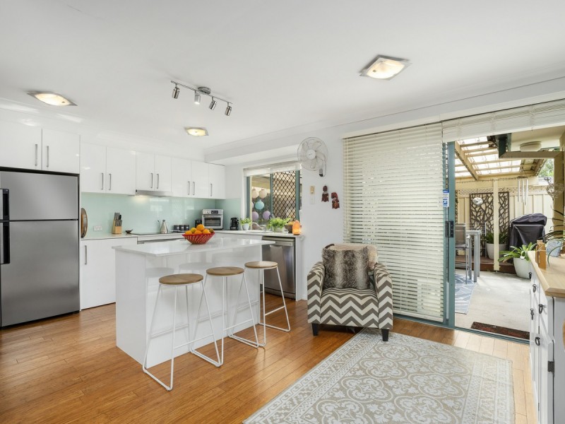 5/2 Pappas Way, Carrara QLD 4211