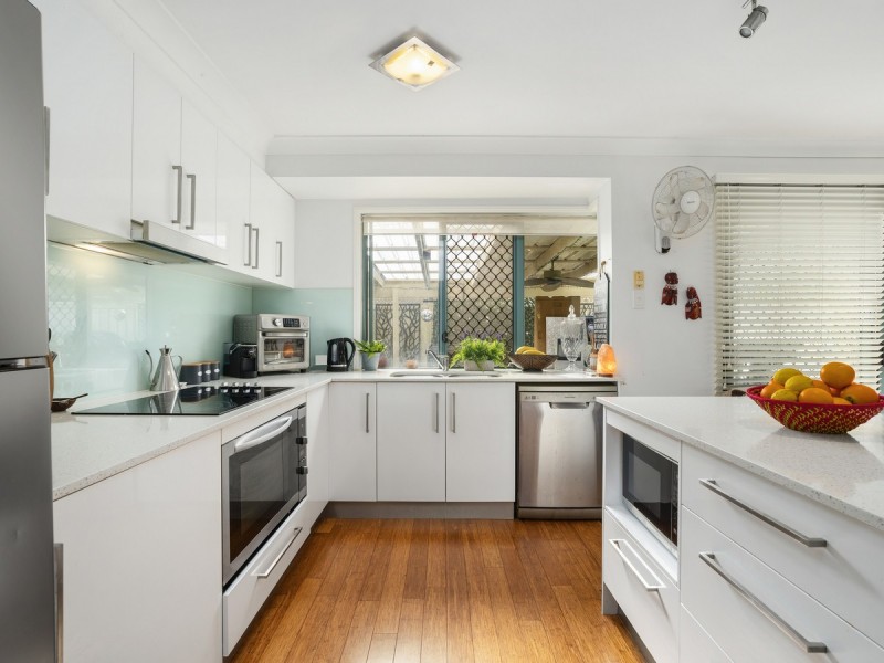 5/2 Pappas Way, Carrara QLD 4211
