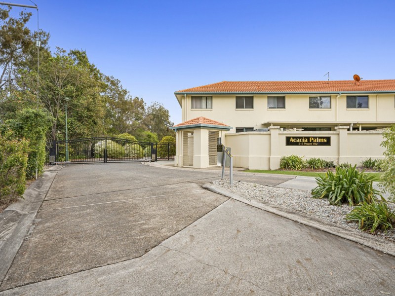 5/2 Pappas Way, Carrara QLD 4211
