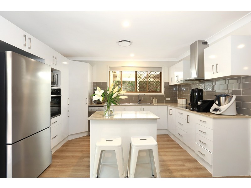 22 Aberdeen Court, Highland Park QLD 4211
