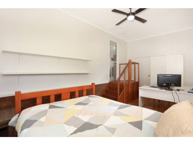 29 Pappas Way, Carrara QLD 4211