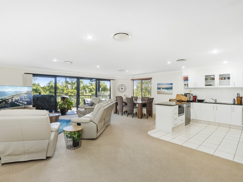 13/2 Ridgeline Way, Highland Park QLD 4211