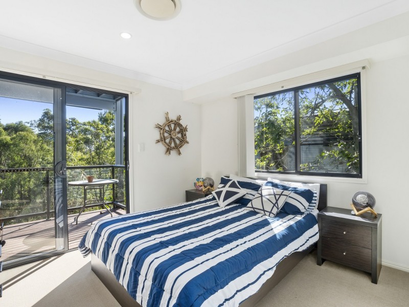 13/2 Ridgeline Way, Highland Park QLD 4211