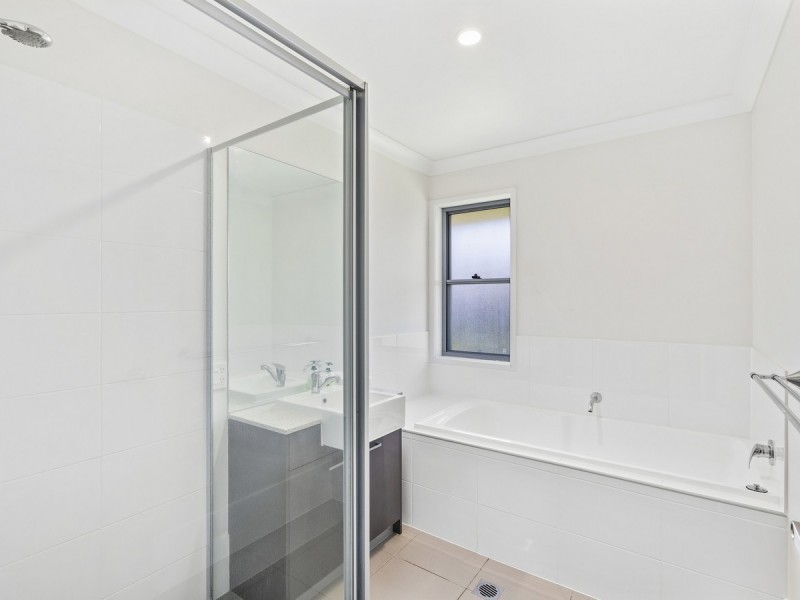 28 Brookside Circuit, Ormeau QLD 4208