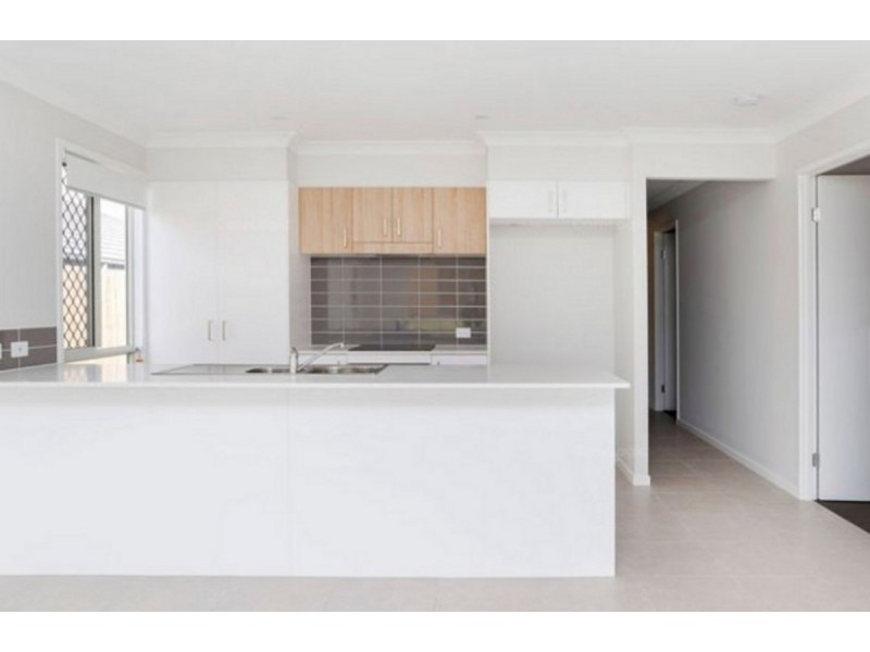 28 Anne Street, Park Ridge South QLD 4125