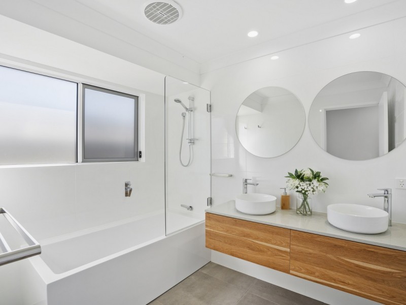 8 Turnberry Court, Robina QLD 4226