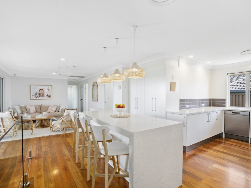 8 Turnberry Court, Robina QLD 4226