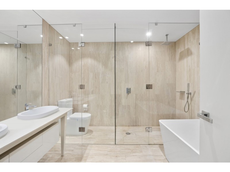 403W/1 Marina Drive, Benowa QLD 4217