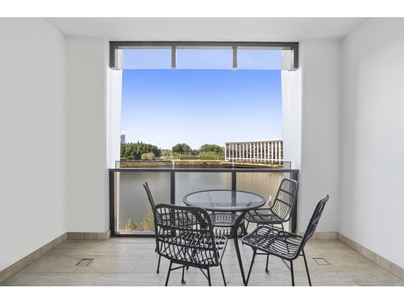 403W/1 Marina Drive, Benowa QLD 4217