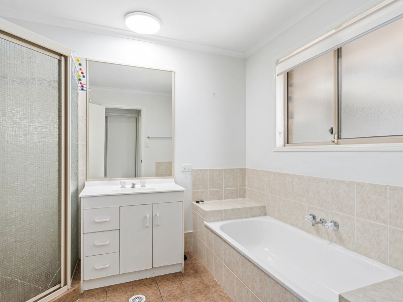 11 Knight Crescent, Nerang QLD 4211
