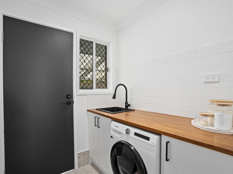 2 Kilmarnock Close, Highland Park QLD 4211