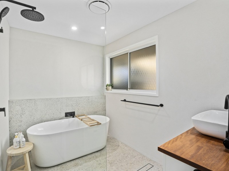 2 Kilmarnock Close, Highland Park QLD 4211