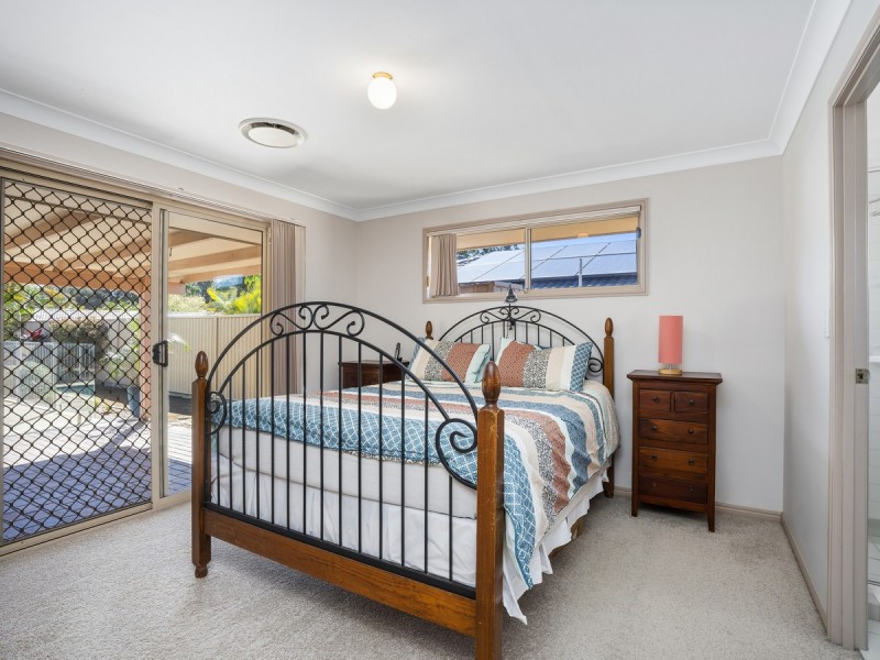 4 Hastings Crescent, Carrara QLD 4211