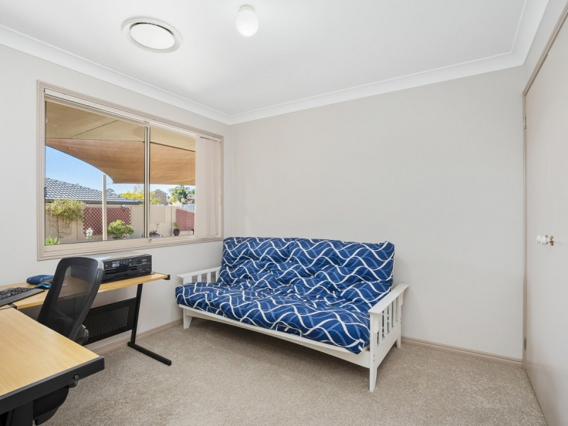 4 Hastings Crescent, Carrara QLD 4211