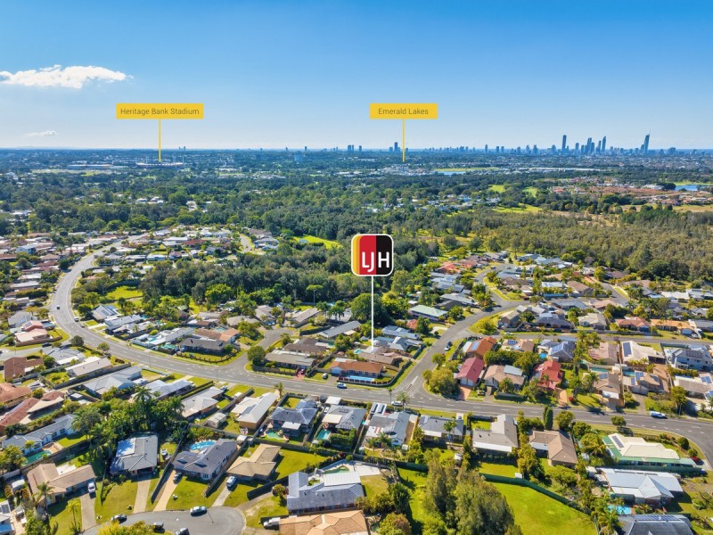 4 Hastings Crescent, Carrara QLD 4211