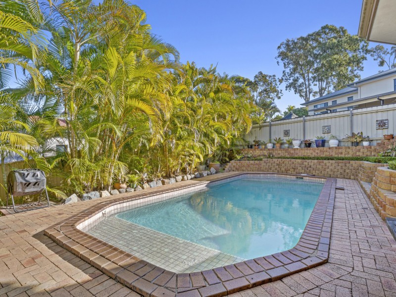 30 Carcoola Street, Benowa QLD 4217