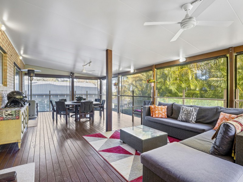 30 Carcoola Street, Benowa QLD 4217