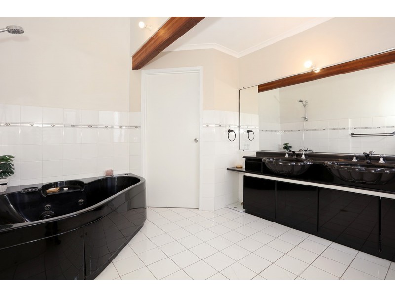 9 Pinewood Street, Upper Coomera QLD 4209