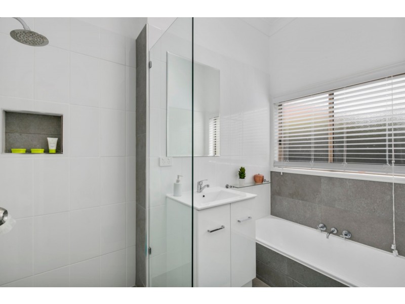 13 Bradstone Road, Carrara QLD 4211