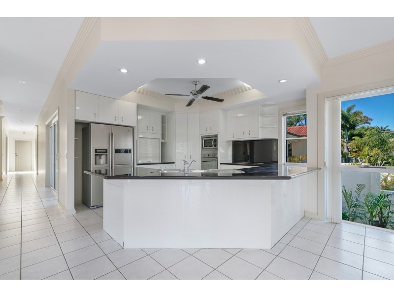 30 Kuranda Drive, Robina QLD 4226