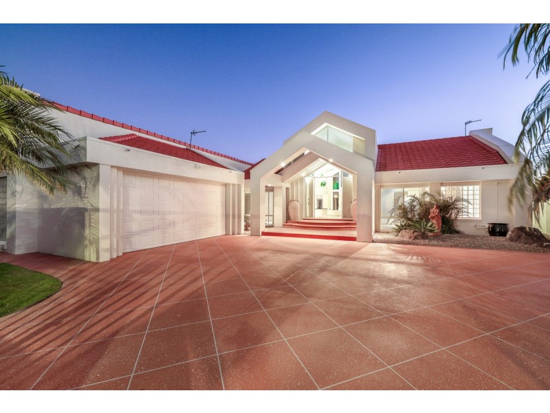 30 Kuranda Drive, Robina QLD 4226