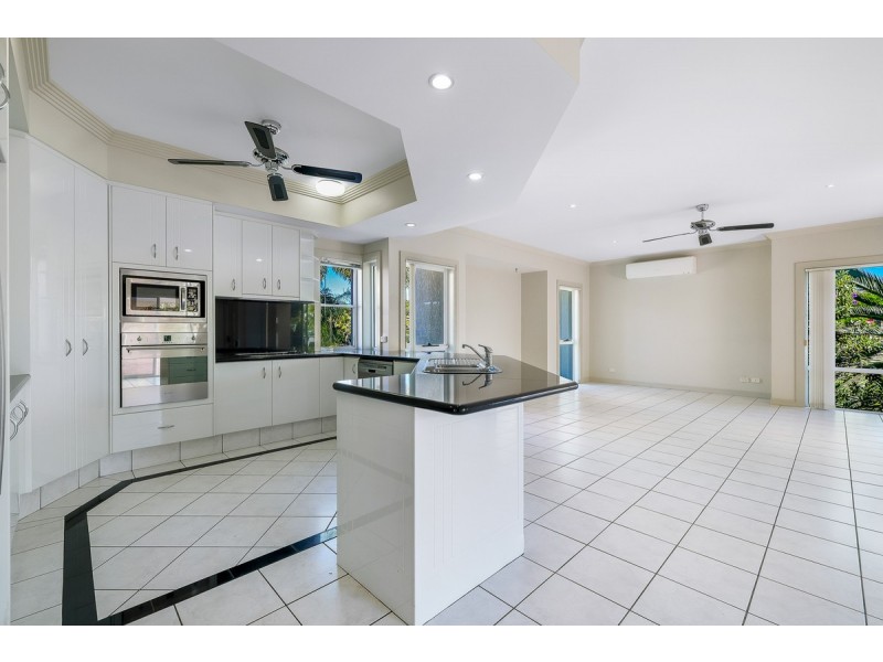 30 Kuranda Drive, Robina QLD 4226