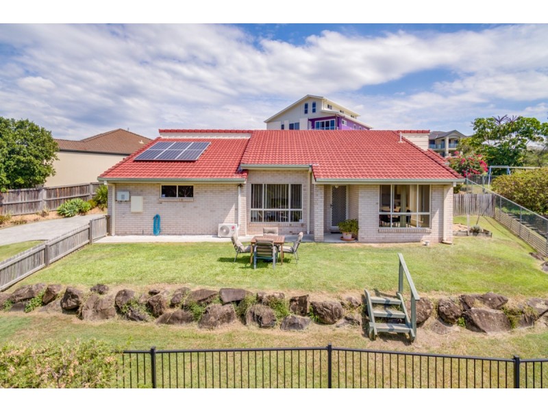 2 Paddington Drive, Carrara QLD 4211
