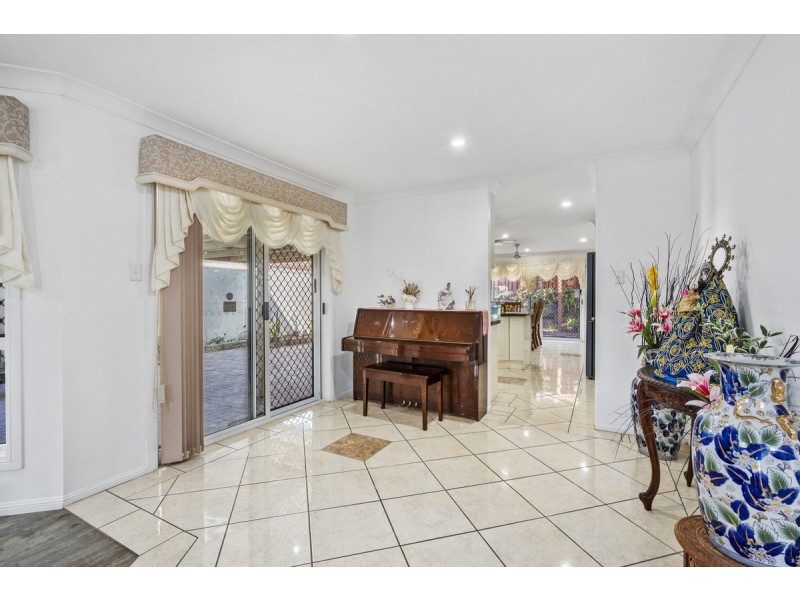 4 Billeroy Place, Nerang QLD 4211