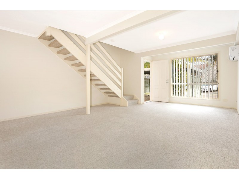 20/125 Pappas Way, Carrara QLD 4211