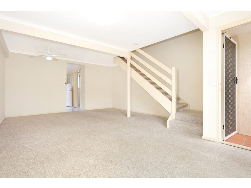 20/125 Pappas Way, Carrara QLD 4211
