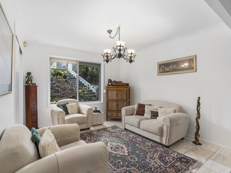 10 Tomanbil Terrace, Ashmore QLD 4214