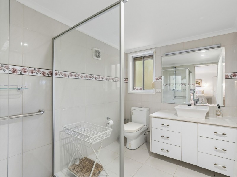 10 Tomanbil Terrace, Ashmore QLD 4214