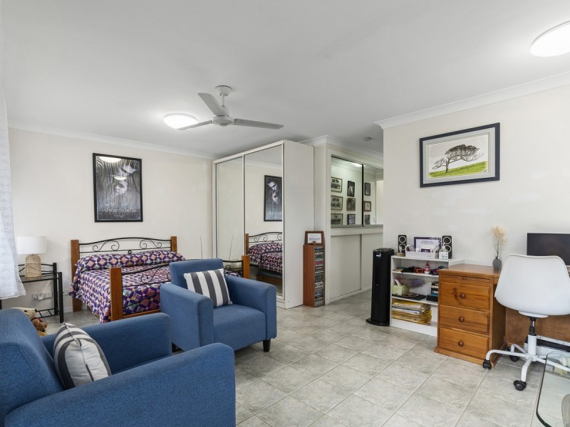 10 Tomanbil Terrace, Ashmore QLD 4214