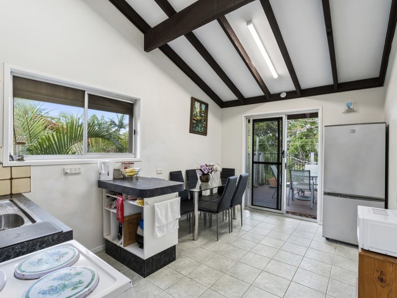 10 Tomanbil Terrace, Ashmore QLD 4214