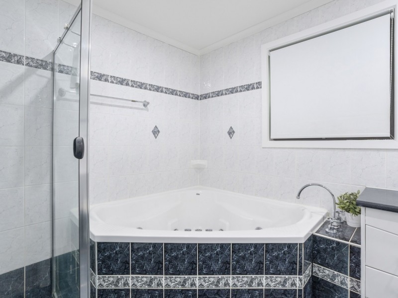 13 Edelsten Court, Carrara QLD 4211