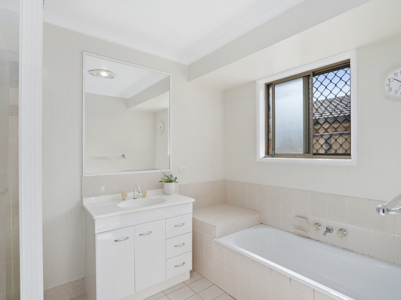 82 Chisholm Road, Carrara QLD 4211