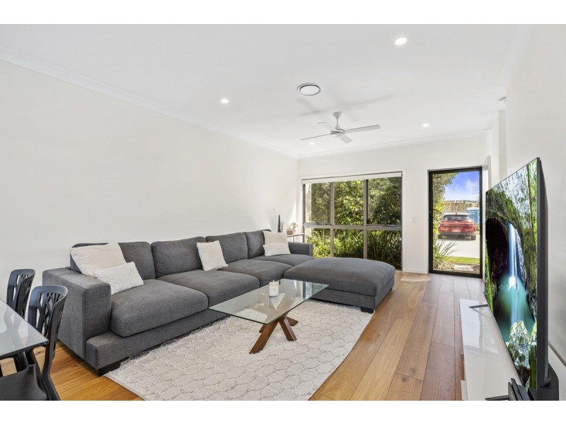 61/1 Lyra Avenue, Hope Island QLD 4212