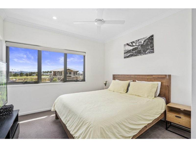 61/1 Lyra Avenue, Hope Island QLD 4212