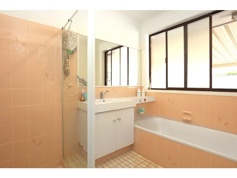 17 Lancelin Drive, Mermaid Waters QLD 4218