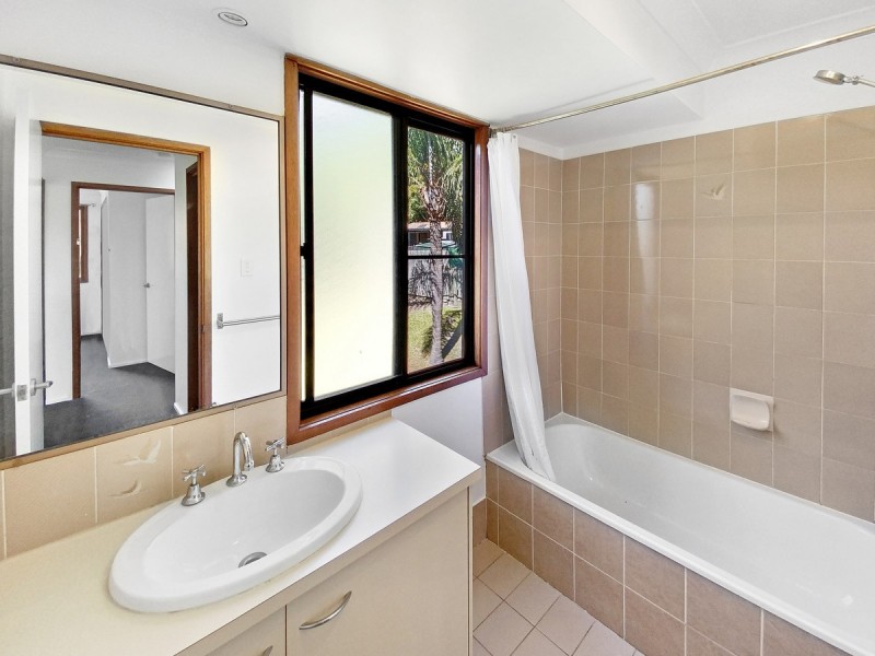 4/8 Sara Street, Ashmore QLD 4214