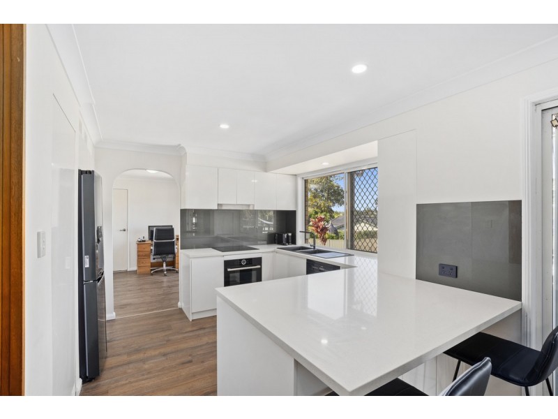 14 Mcleod Street, Highland Park QLD 4211