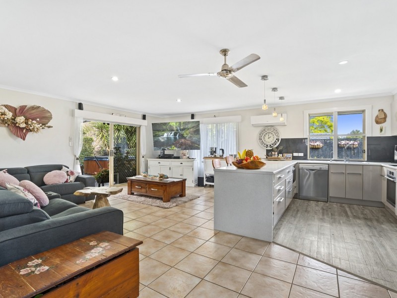 10 Winchester Drive, Nerang QLD 4211