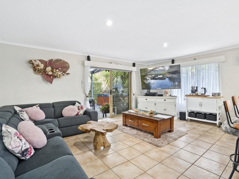 10 Winchester Drive, Nerang QLD 4211