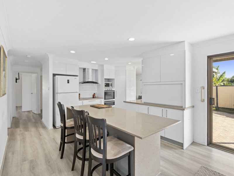 4 Rosella Court, Carrara QLD 4211