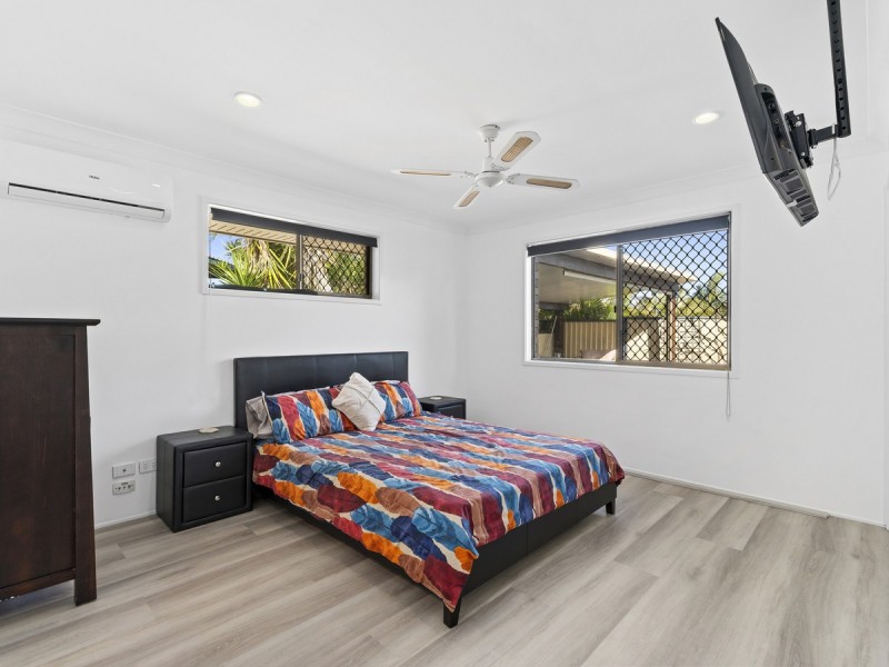 4 Rosella Court, Carrara QLD 4211