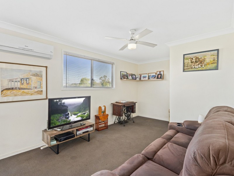 4 Rosella Court, Carrara QLD 4211